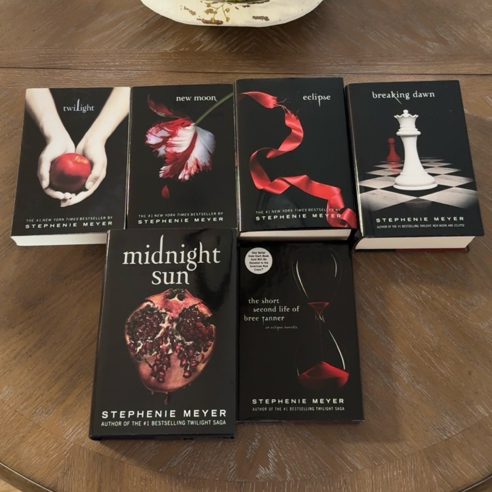 The Twilight Saga Complete Series: Hard and Paperback Copies